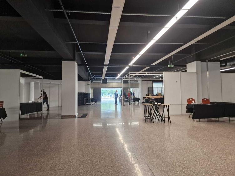 Spațiu comercial, de 400 mp, în Central