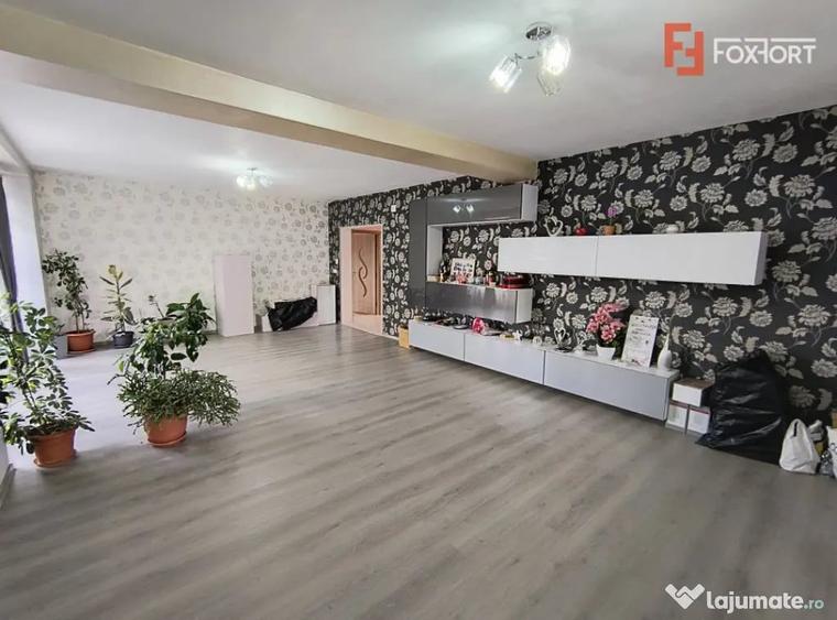 Casă cu 5 camere cu Teren 601 Mp în Chișoda