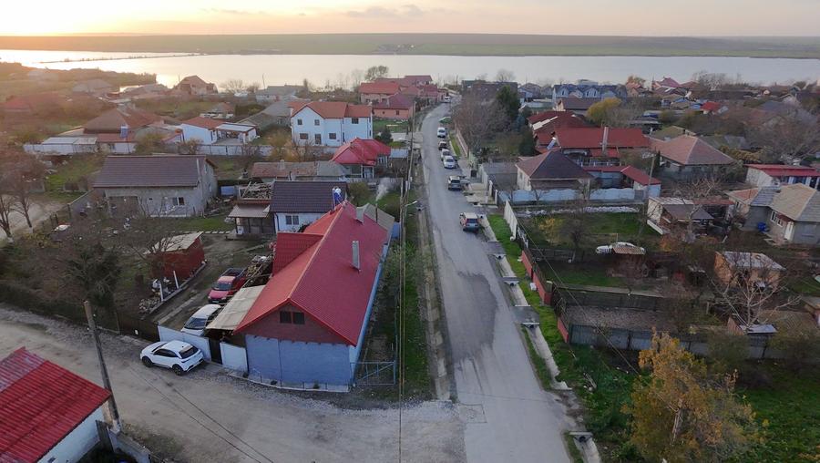 Casă cu 3 camere cu Teren 297 Mp în Corbu