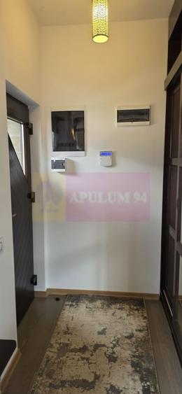 Casă cu 5 camere în Central