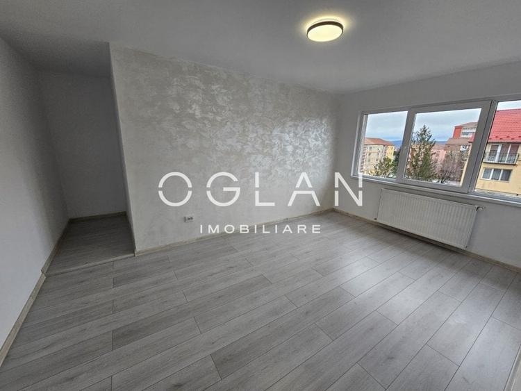 Apartament cu 4 camere decomandat în Mihai Viteazul