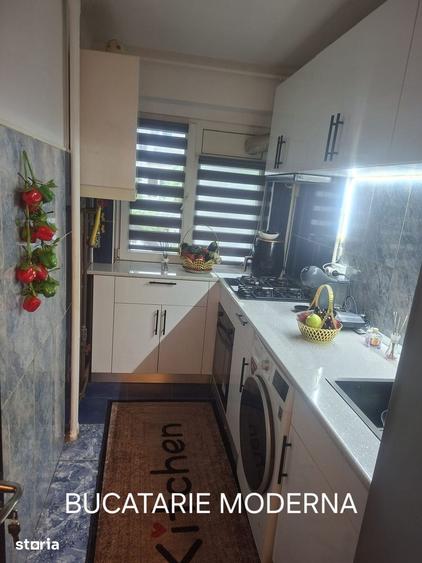 Apartament cu 3 camere semidecomandat în Ferentari