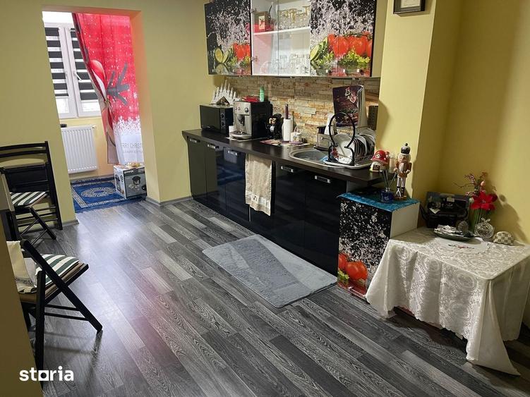 Apartament cu 3 camere decomandat în Obcini