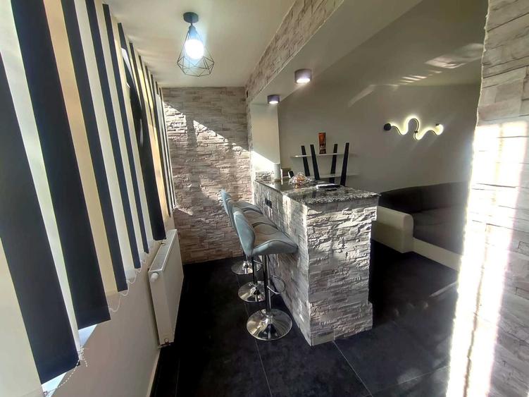 Apartament cu 2 camere decomandat în Central