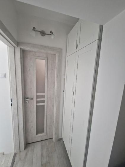 Apartament cu 3 camere decomandat, mobilat în Centrul Civic