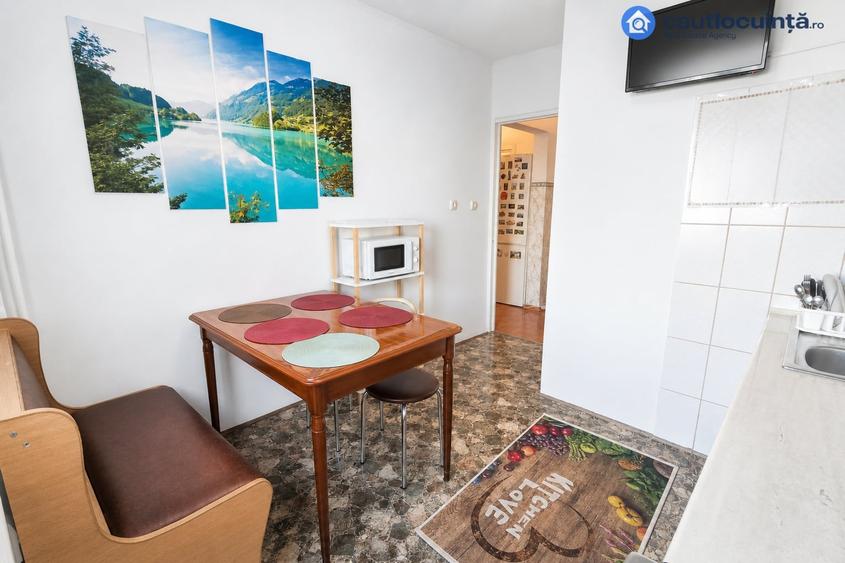 Apartament cu 3 camere decomandat, mobilat în Tineretului