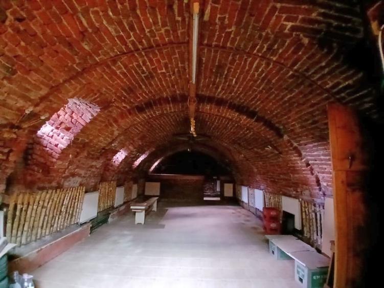 Casă individuală cu 5 camere cu Canalizare în Est