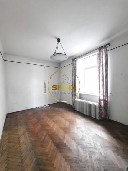 Apartament cu 4 camere semidecomandat în Cișmigiu