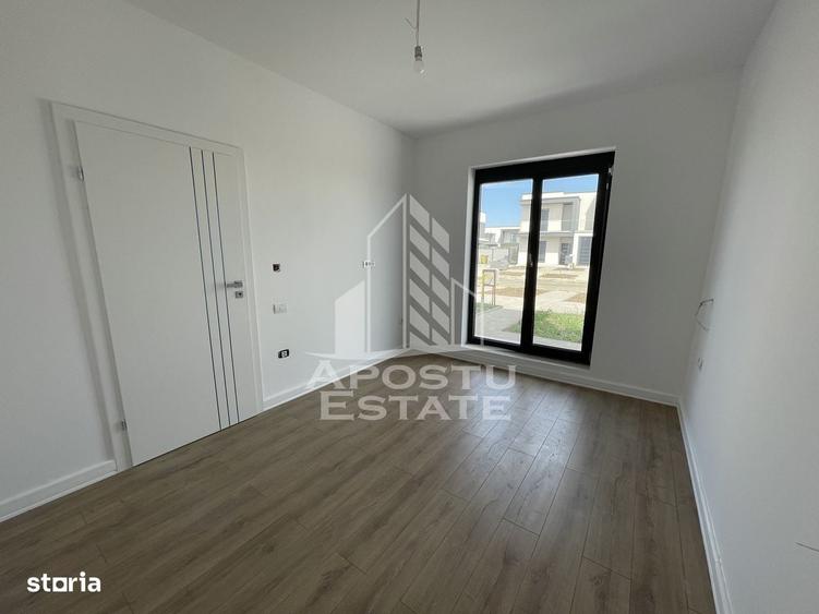 Casă cu 4 camere în Covaci