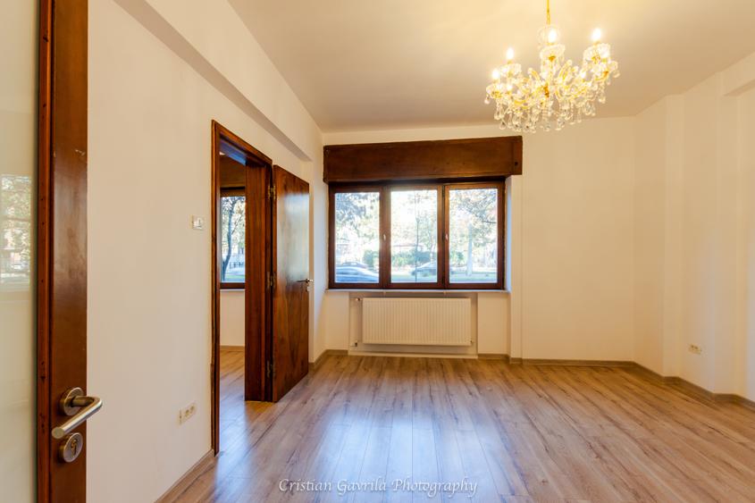 Apartament cu 5 camere circular, mobilat în P-ța Romană