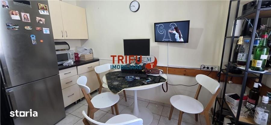 Apartament cu 3 camere decomandat în Cetate