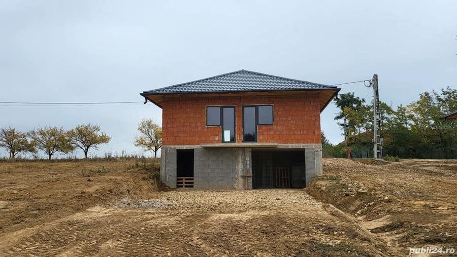 Casă cu 4 camere în Bicăcel