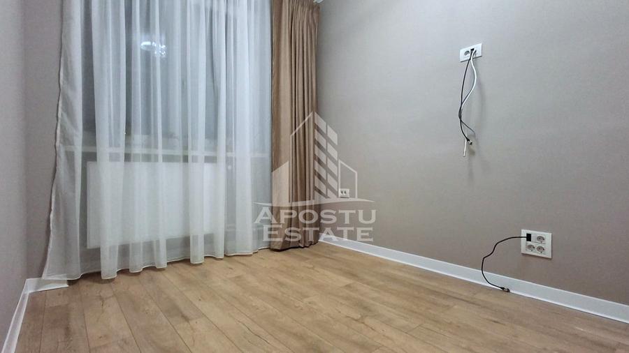 Apartament cu 3 camere semidecomandat, mobilat în P-ța Gării