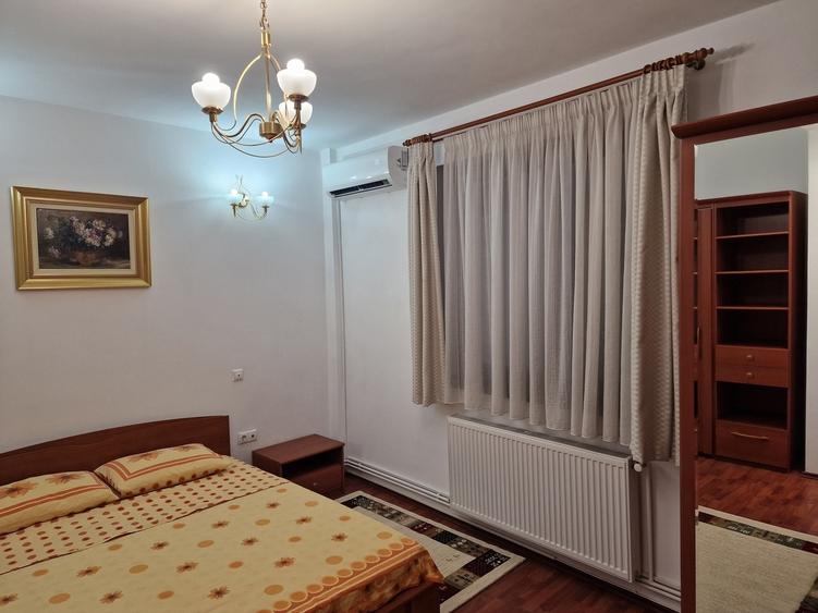 Apartament cu 3 camere semidecomandat în Dorobanți