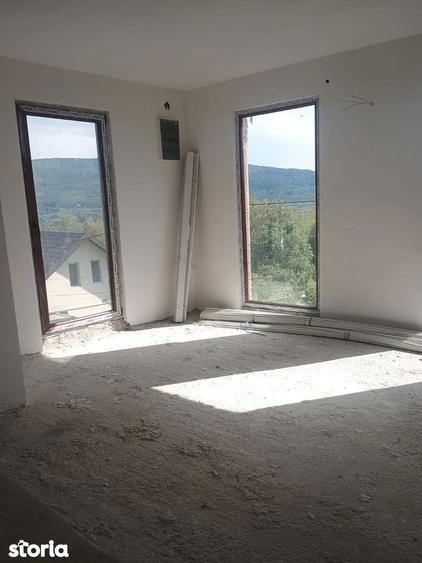 Casa de vanzare, 9 camere, zona lini?tita Parscov - 5