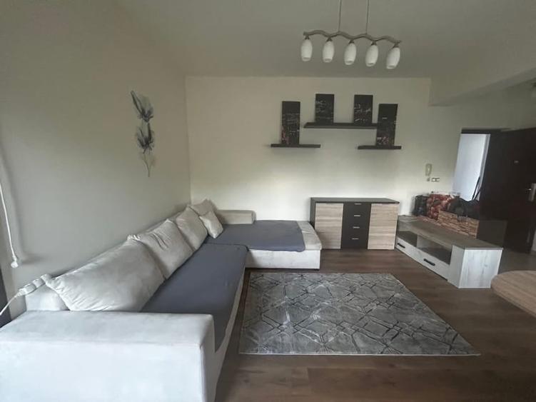 Apartament cu 2 camere semidecomandat, mobilat în Giroc