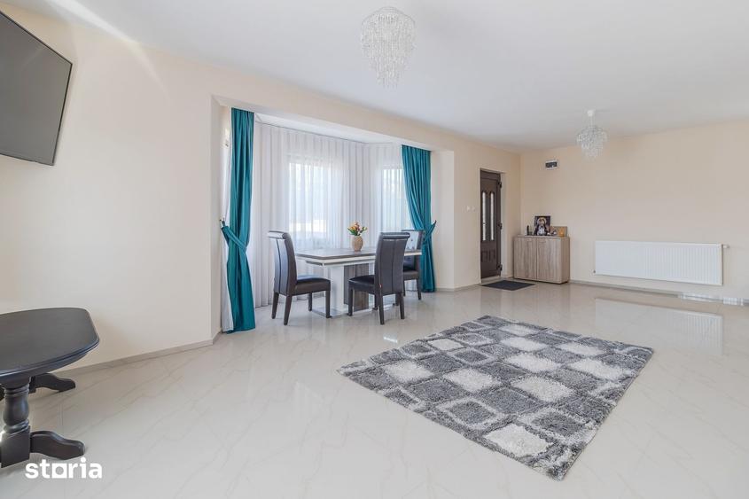 Casă cu 4 camere cu Teren 750 Mp în Paleu