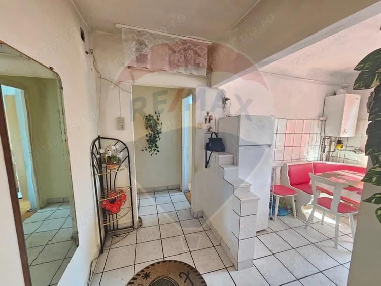 Apartament cu 3 camere semidecomandat în Central