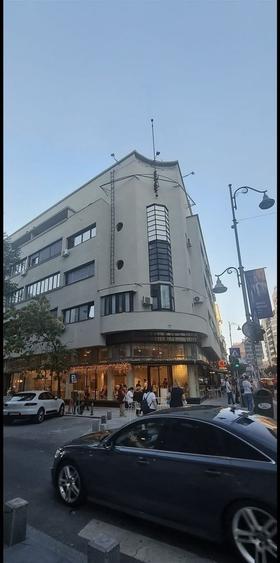 Apartament cu 4 camere semidecomandat, mobilat în Calea Victoriei