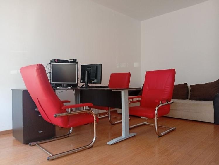 Casă cu 4 camere cu Teren 140 Mp în Lazaret
