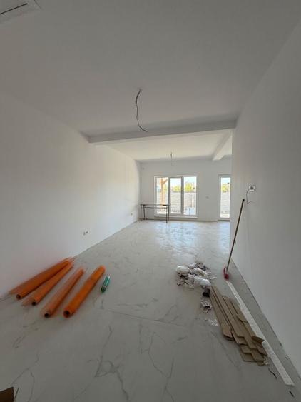 Duplex cu 3 camere cu Canalizare în Moșnița Veche
