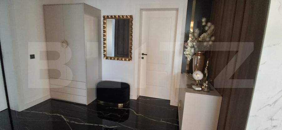 Penthouse cu 8 camere decomandat, mobilat în Frumoasa
