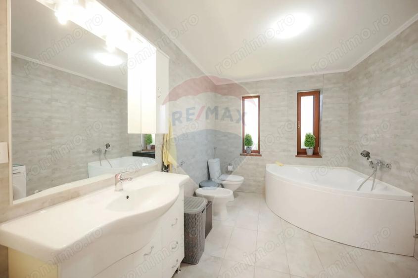 Casă cu 3 camere cu Teren 486 Mp în Sânmartin