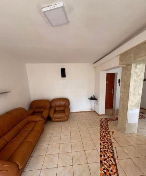 Apartament cu 3 camere decomandat, mobilat în Iancului