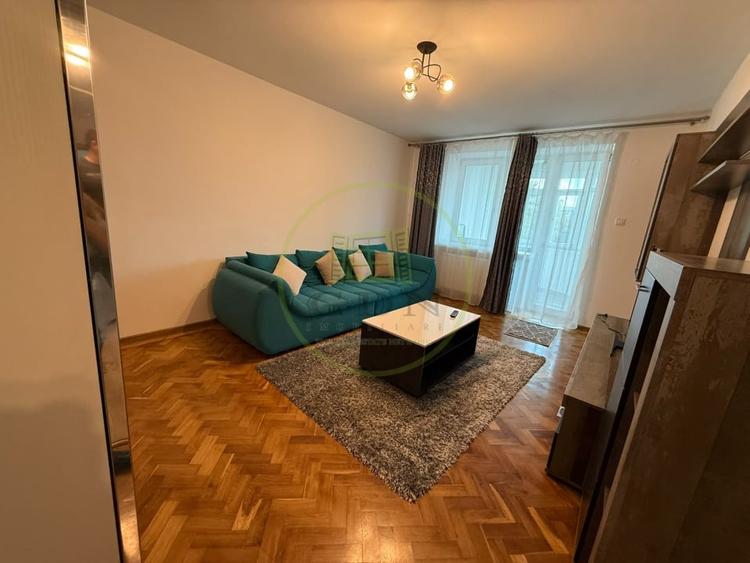 Apartament cu 2 camere decomandat, mobilat în Central