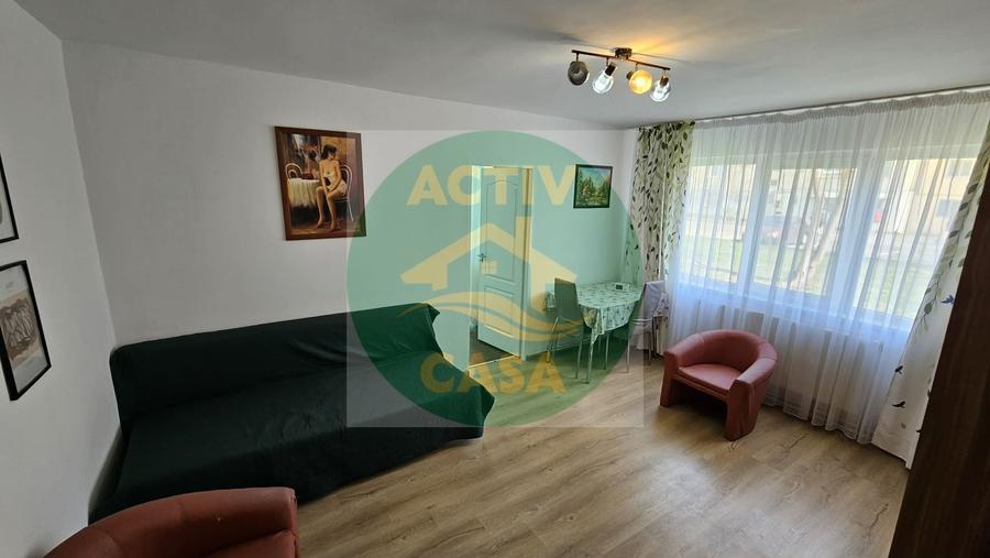 Apartament cu 3 camere decomandat în Sud