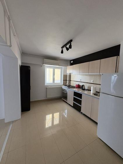 Apartament cu 3 camere decomandat în Dorobanți