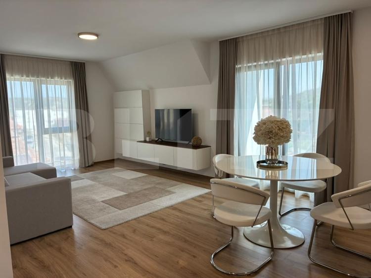 Apartament cu 3 camere decomandat, mobilat în Câmpia Turzii
