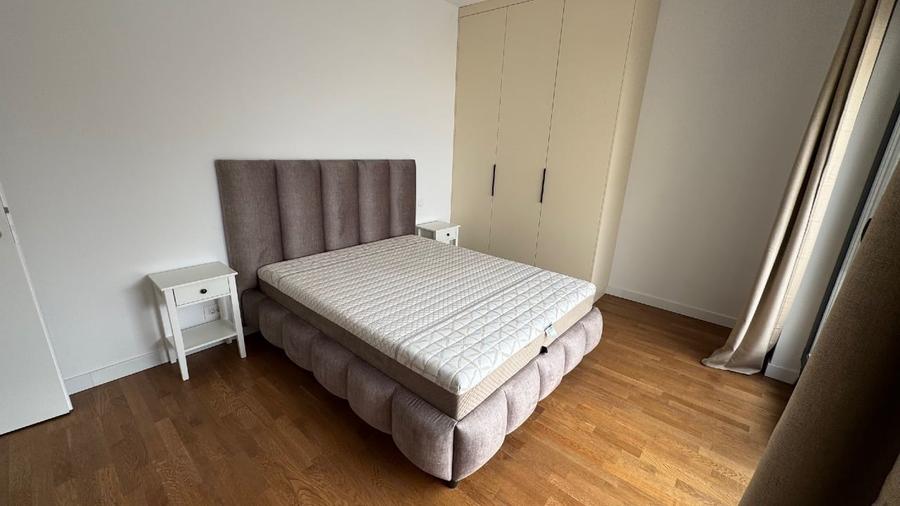 Apartament cu 4 camere decomandat, mobilat în Central