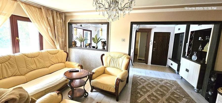 Apartament cu 3 camere decomandat, mobilat în Central
