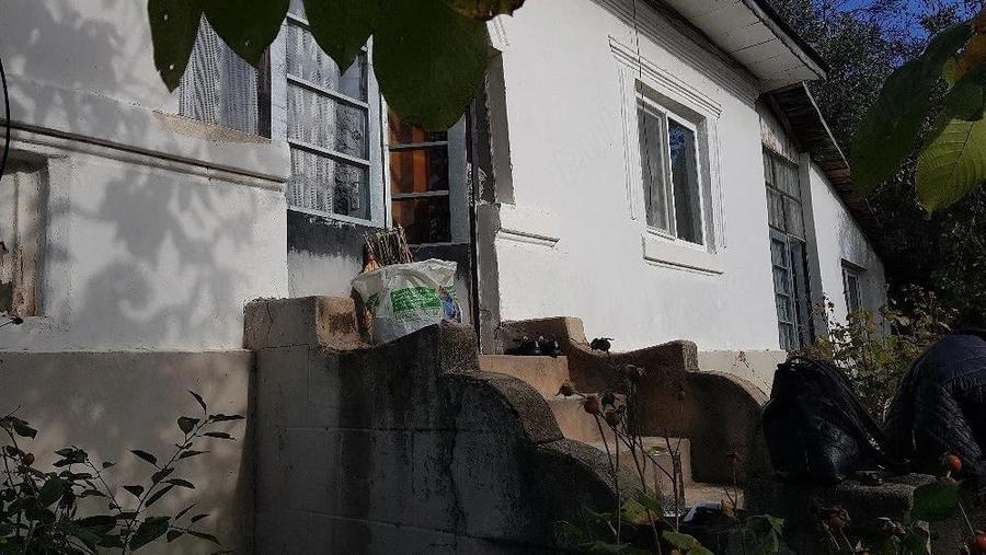 Casă individuală cu 4 camere cu Teren 1514 Mp în Goiești