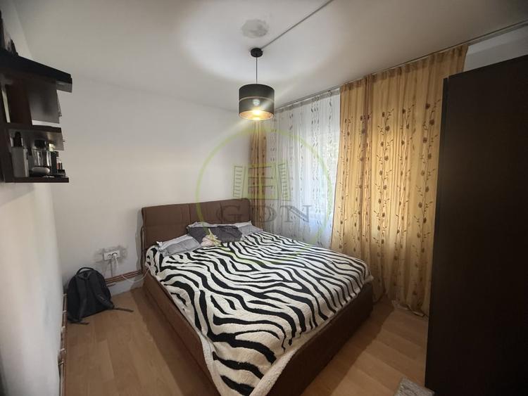 Apartament cu 2 camere semidecomandat, mobilat în Craiovița Nouă