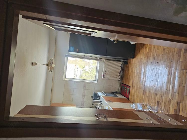 Apartament cu 2 camere semidecomandat în Girocului