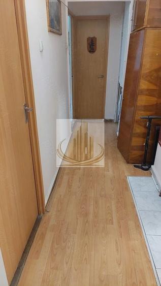 Apartament cu 4 camere decomandat în Lipovei