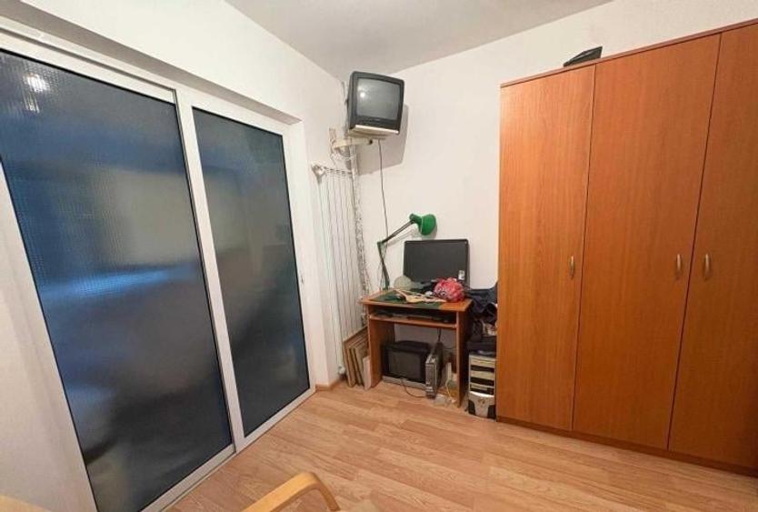 Apartament cu 3 camere decomandat în Inel I
