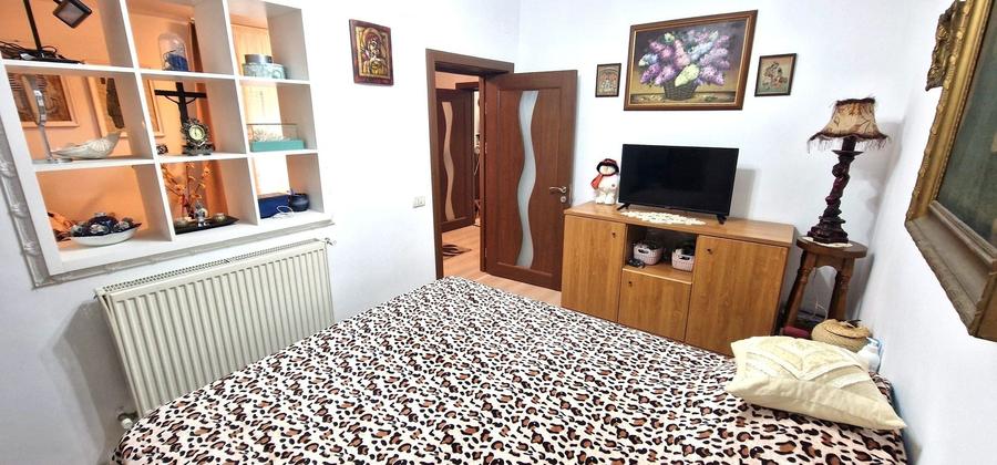 Casă individuală cu 3 camere cu Canalizare în Central