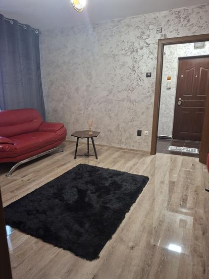 Apartament cu 3 camere semidecomandat în Popoveni