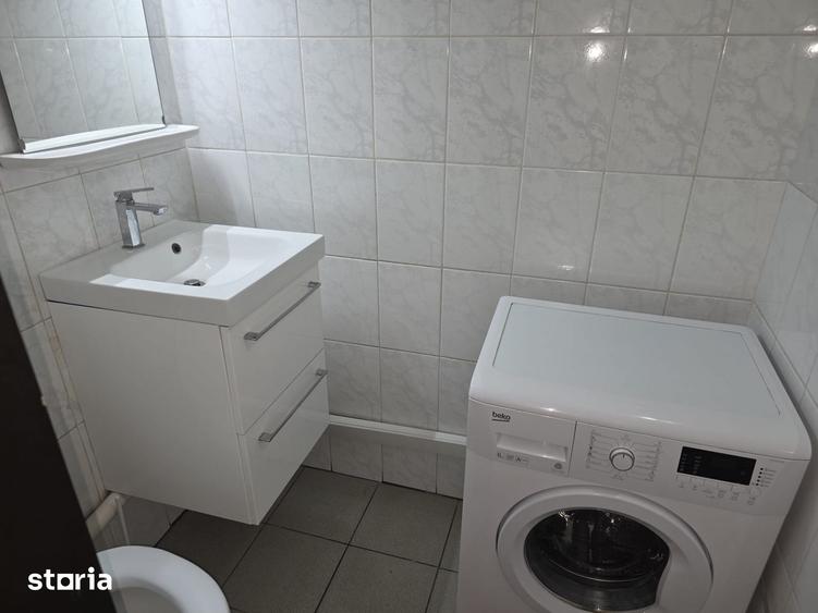 Apartament cu 3 camere decomandat, mobilat în Vitan