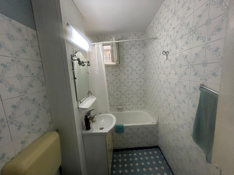 Apartament cu 3 camere decomandat în Dărmănești