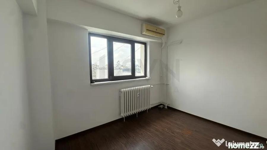 Apartament cu 4 camere decomandat în Amzei