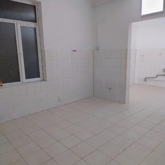 Spațiu comercial, de 40 mp, în Central