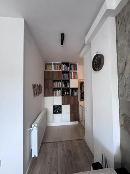 Apartament cu 3 camere semidecomandat în Dâmbul Rotund