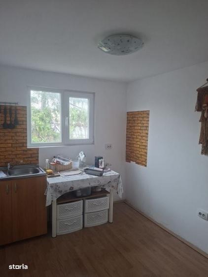 Casă cu 4 camere în Românești