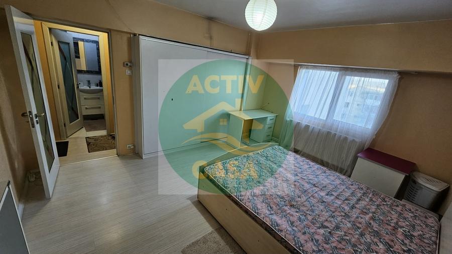 Garsonieră decomandată în Central