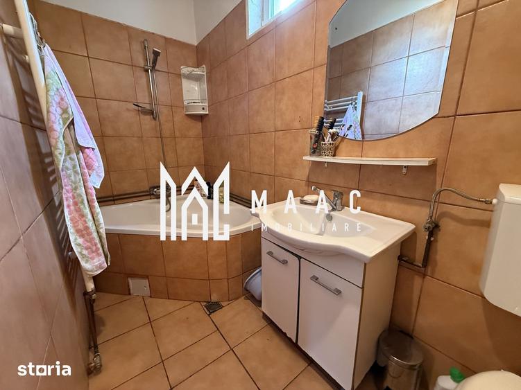 Apartament cu 4 camere semidecomandat în Lupeni