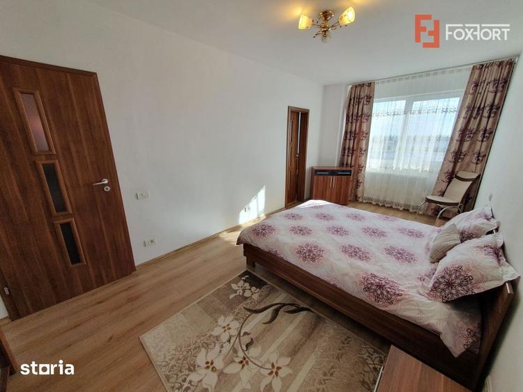 Apartament cu 3 camere, mobilat în Plopi